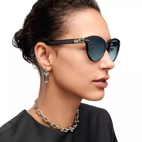 Tiffany HardWear:Sunglasses in Black Acetate with Tiffany Blue&reg; Gradient Lenses