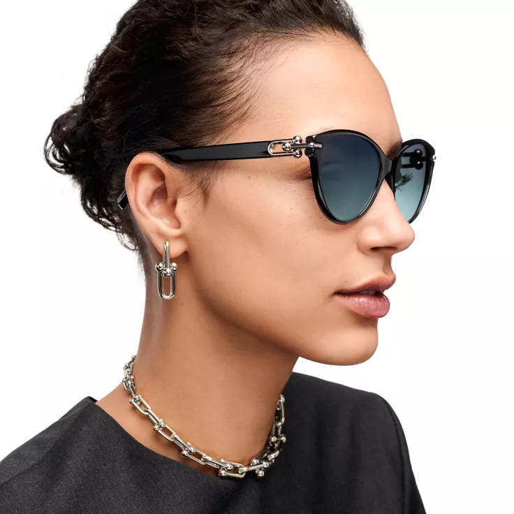 Tiffany HardWear:Sunglasses in Black Acetate with Tiffany Blue&reg; Gradient Lenses, 1