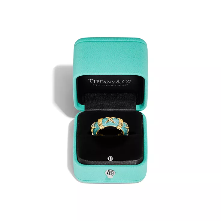 Enamel Collections:Narrow Croisillon Ring in Yellow Gold with Azure Blue Enamel, 4