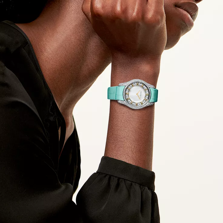 Sixteen Stone by Tiffany:Watch in Gold with Diamonds, 1