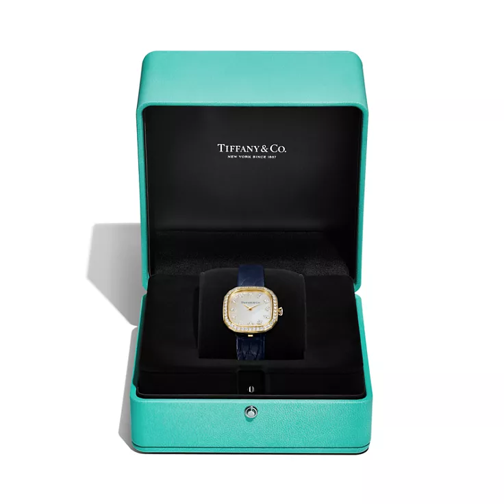 Tiffany Eternity:28 mm Cushion Shaped Watch in Yellow Gold with Diamonds, 5