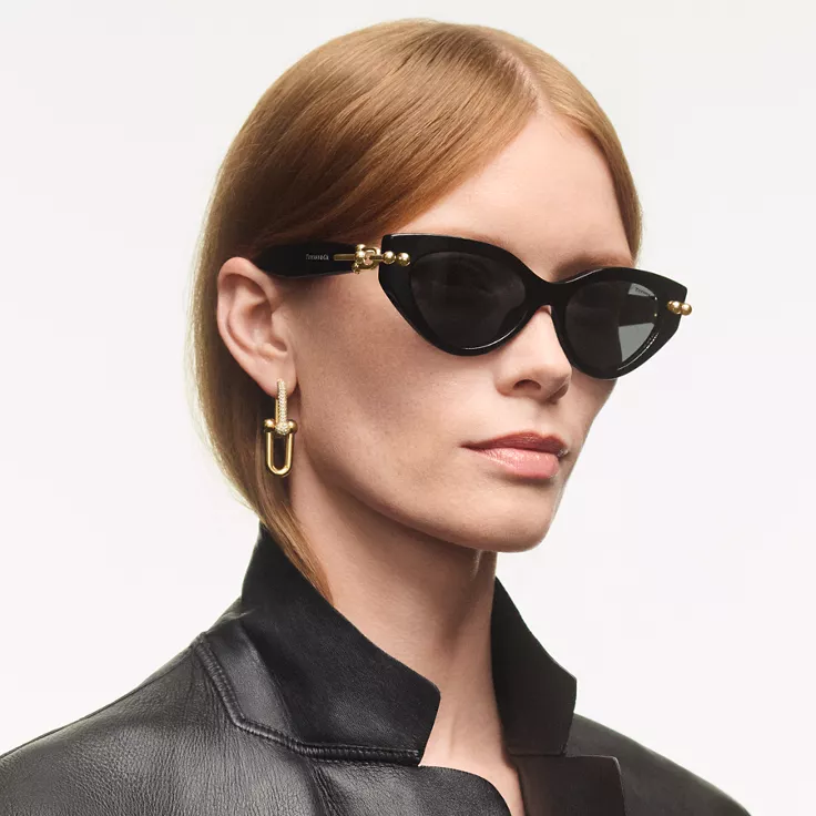 Tiffany HardWear:Sunglasses in Black Acetate with Dark Grey Lenses, 1