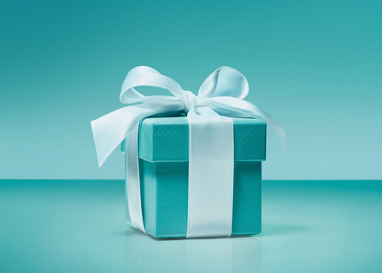 Tiffany & Co. プレゼントボックス型キーホルダー Tiffany Facets Small Jewelry Box in Tiffany Blue® Leather