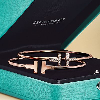 Luxury Gifts for Anniversaries & Holidays | Tiffany & Co.