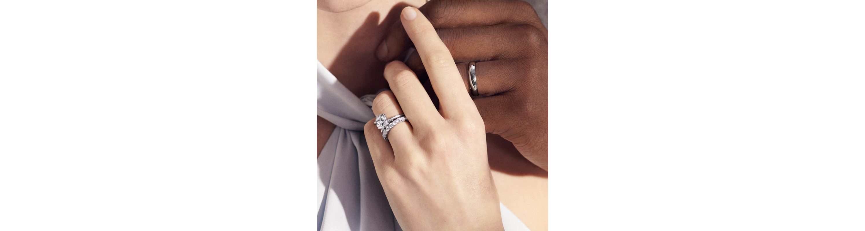 結婚指輪：結ばれた二人のペアの結婚指輪 | Tiffany & Co.