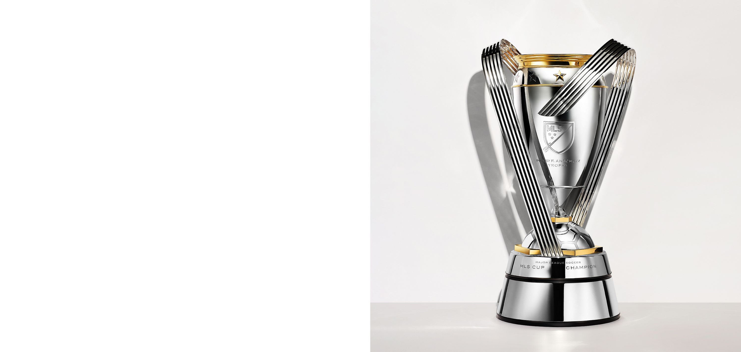 Trofeos de fútbol diseñados por Tiffany