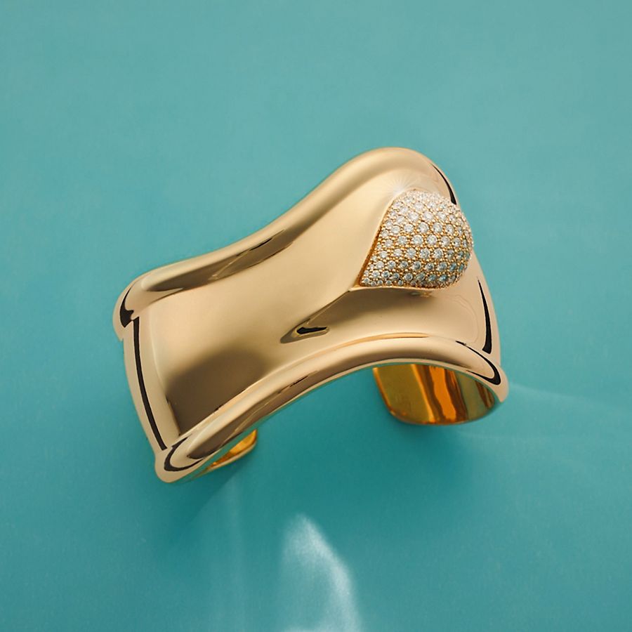 ボーン カフ 50年の歴史 | Tiffany & Co. ボーン カフ 50年の歴史 | Tiffany & Co.