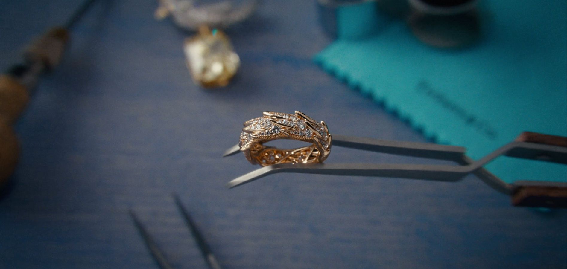 トシ ティファニー バードリング #11 2025_BOR_BOR_BG_2_Desktop?$