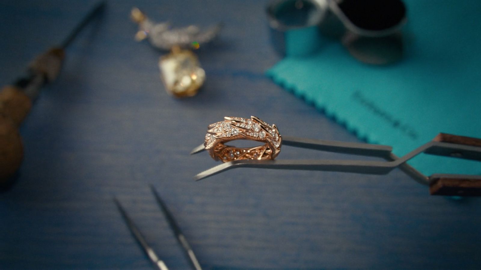 新しいバード オン ア ロック デザイン | Tiffany & Co.