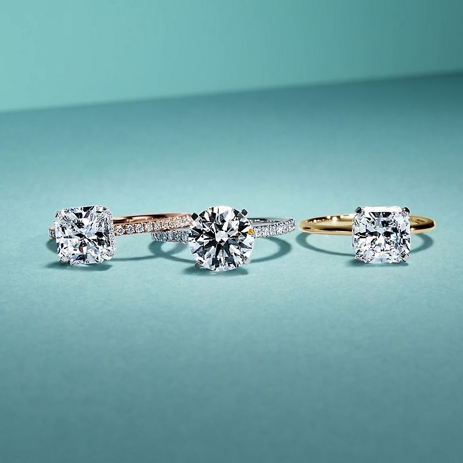 婚約指輪とブルー ボックスのパーソナライズ | Tiffany & Co. 婚約指輪とブルー ボックスのパーソナライズ | Tiffany & Co.