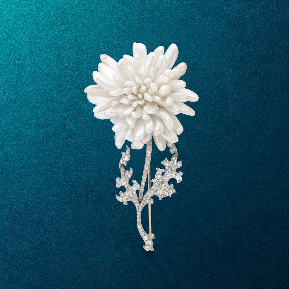 菊の花のブローチ 