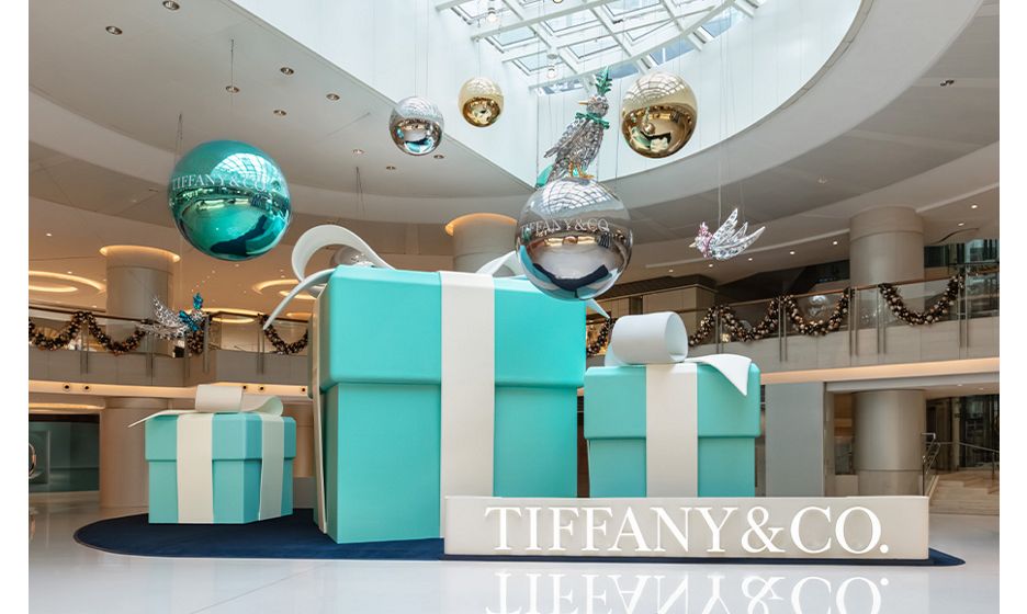探索我們嶄新的Tiffany & Co. “Love Is a Gift” 香港 ELEMENTS 圓方 Pop-up