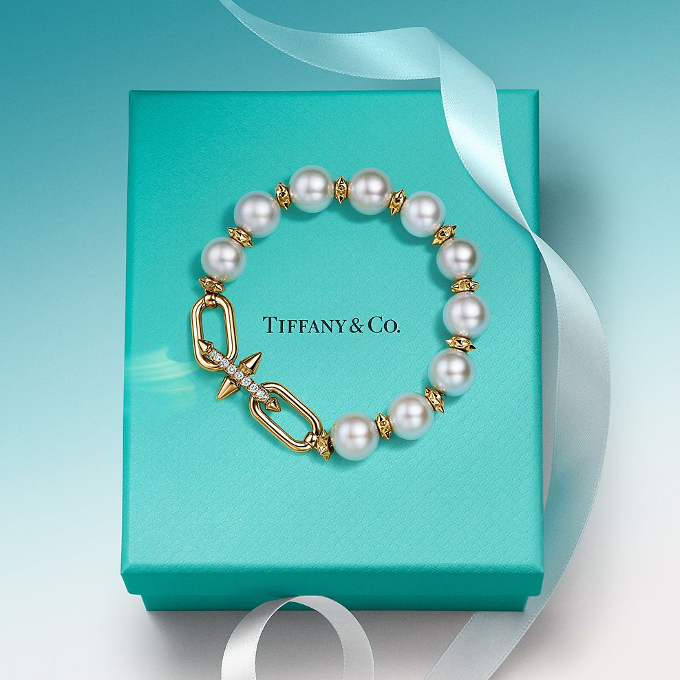 Luxury Gifts for Anniversaries & Holidays | Tiffany & Co. US Luxury Gifts for Anniversaries & Holidays | Tiffany & Co. US