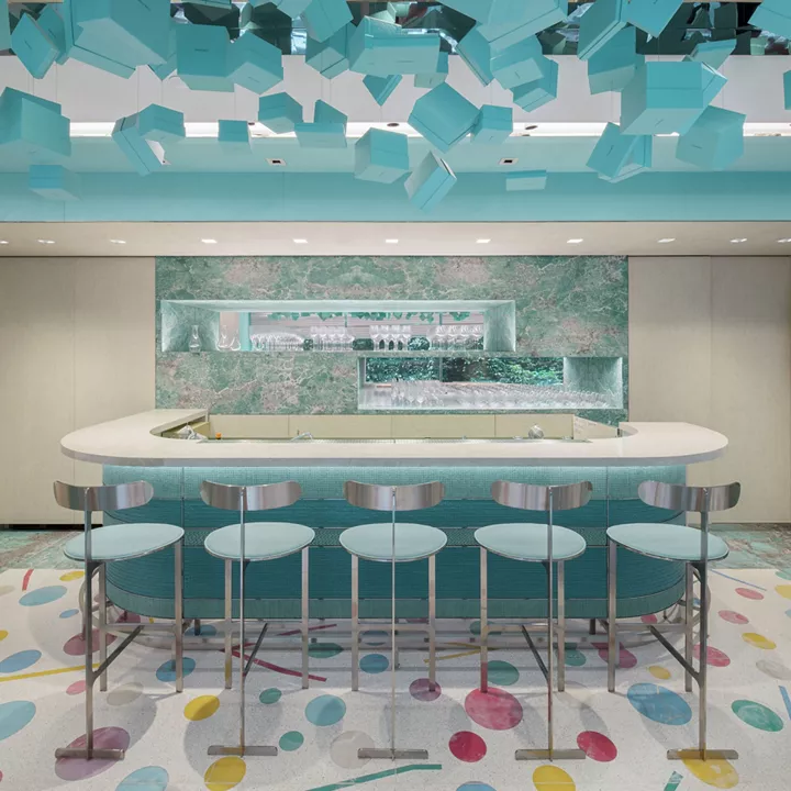 Hong Kong's Blue Box Caf&eacute;