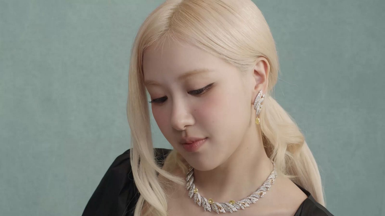 ブルー ブック 2026 ヒドゥン ガーデン | Tiffany & Co.