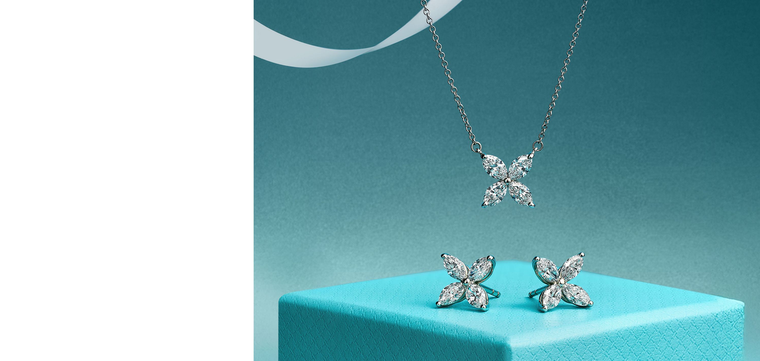 ブライダルジュエリーを見る