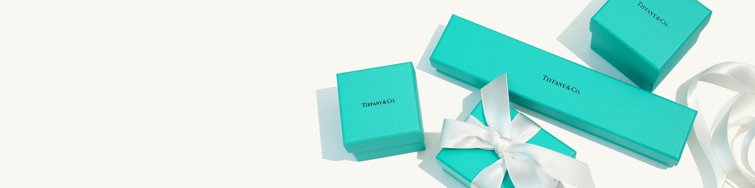 サファイヤ ジュエリー | Tiffany & Co. サファイヤ ジュエリー | Tiffany & Co.