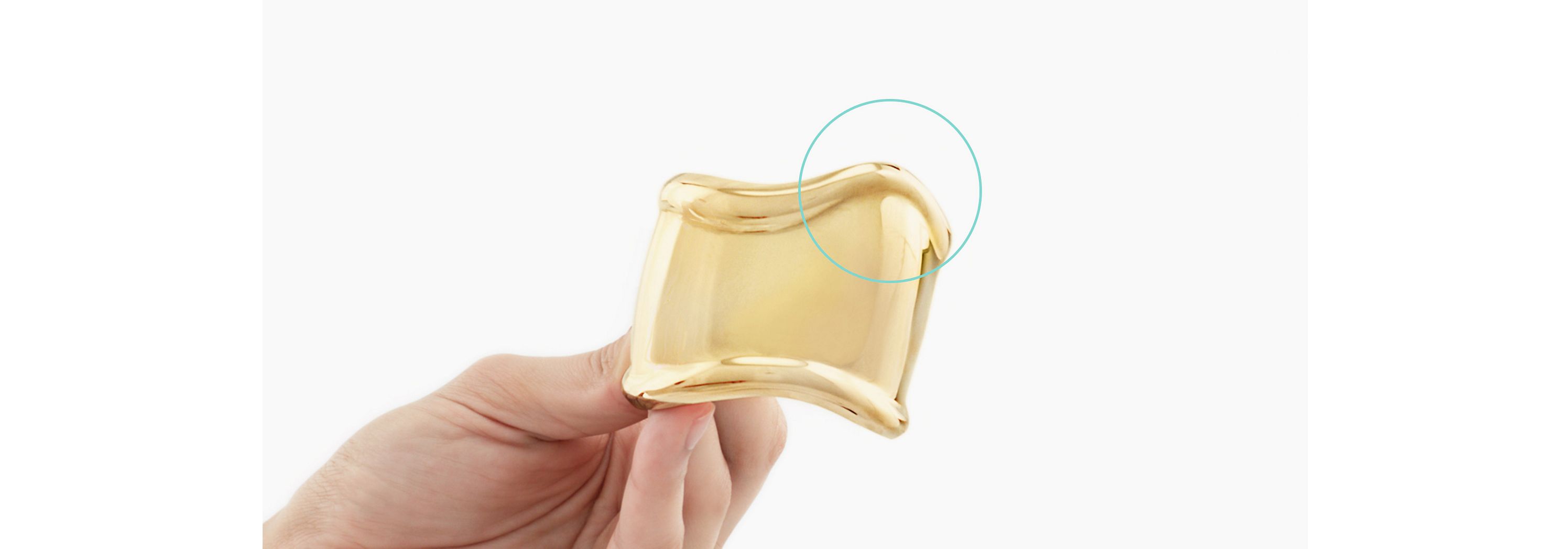 エルサ・ペレッティ™ ボーン カフのお取り扱い方法 | Tiffany & Co. エルサ・ペレッティ™ ボーン カフのお取り扱い方法 | Tiffany & Co.
