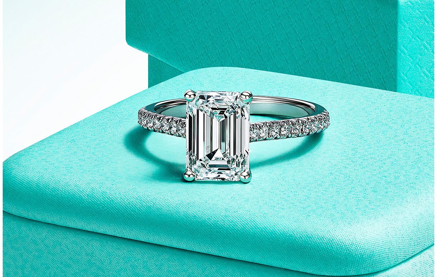 婚約指輪の選び方 | Tiffany & Co. 婚約指輪の選び方 | Tiffany & Co.