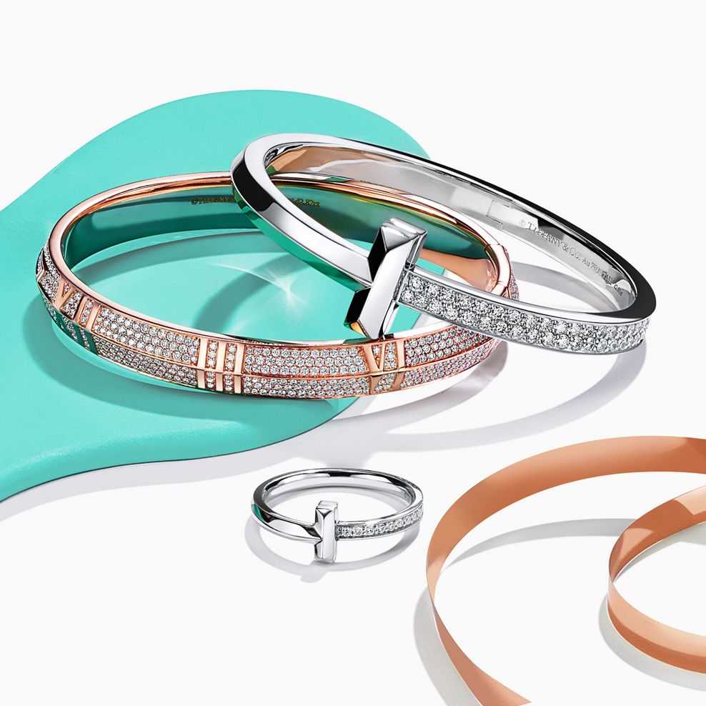 クリスマス ジュエリーのスタイリング | Tiffany & Co.