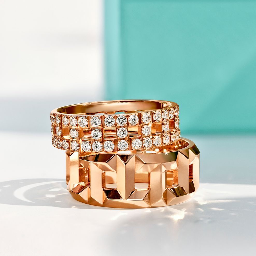 wedding ring photographs reflector