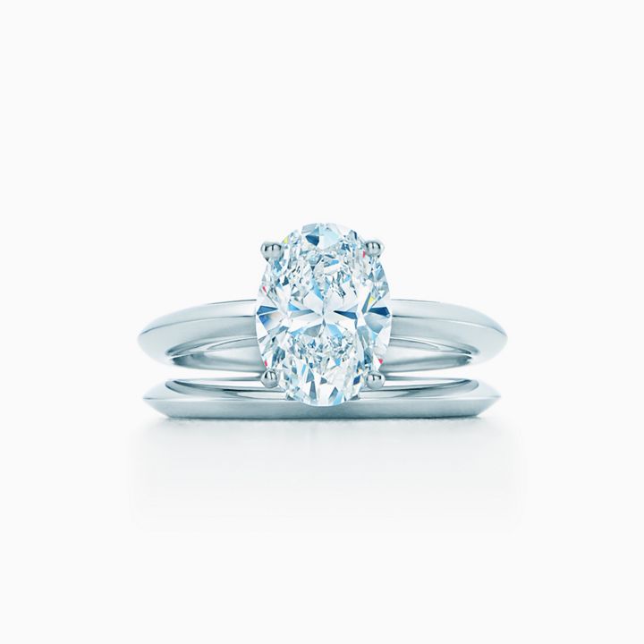  Oval  cut diamond engagement  ring  in platinum Tiffany  Co 