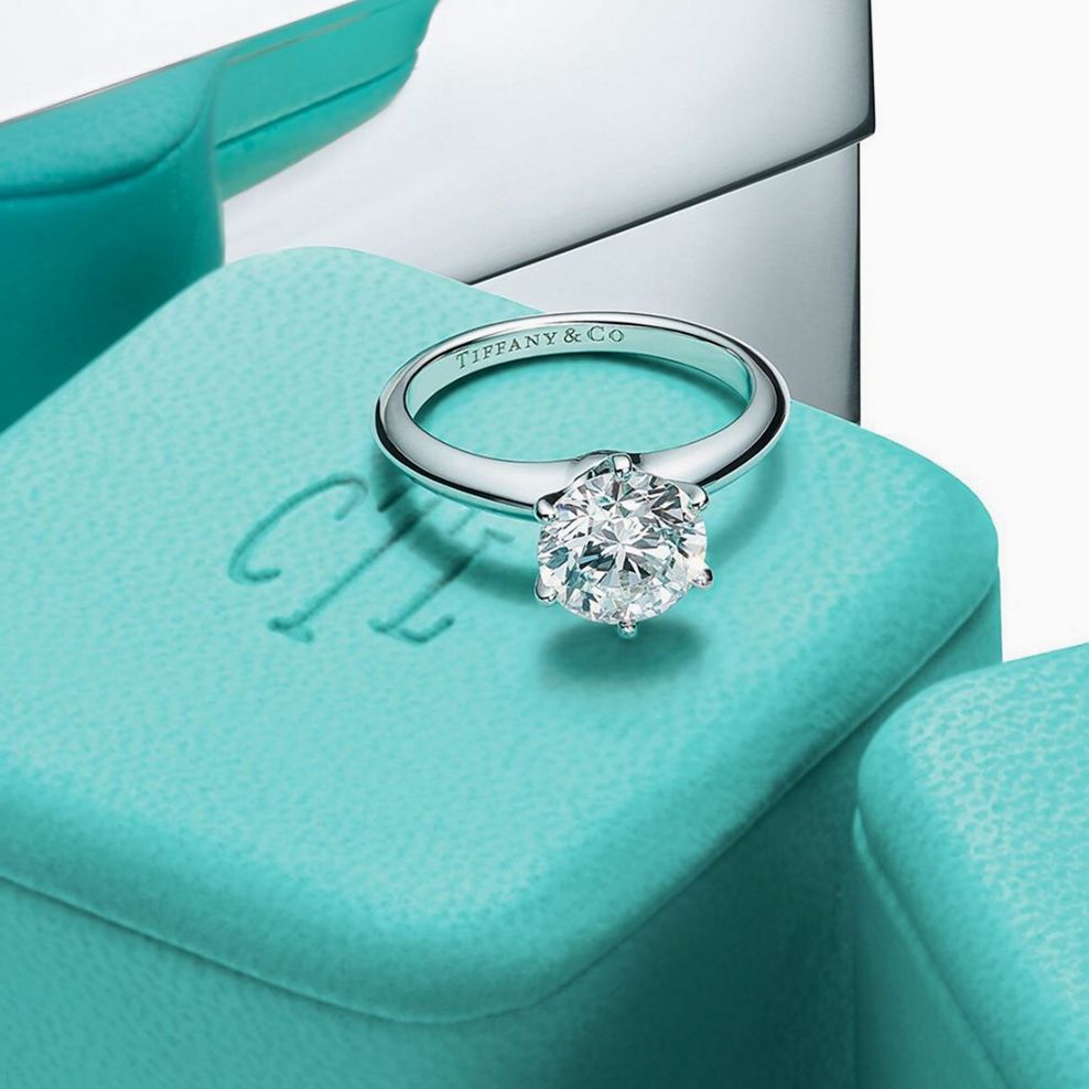 Тиффани. Кольцо Тиффани Анастасис. Tiffany co.750. Кольцо в стиле Тиффани. Кольцо в стиле Тиффани с бриллиантом.