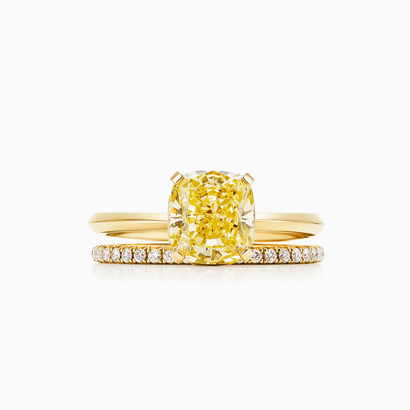 Tiffany True yellow diamond engagement ring in 18k gold: an icon of