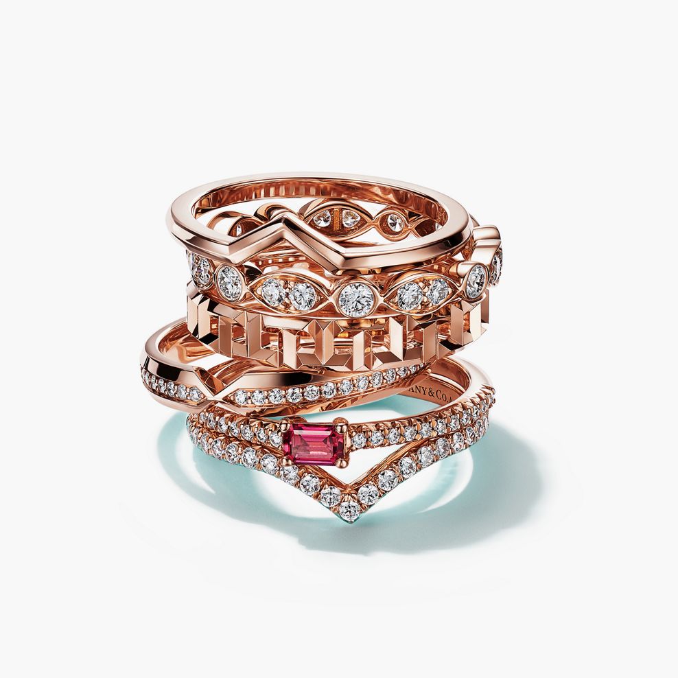 Посмотреть подарки Tiffany & Co. для Нее