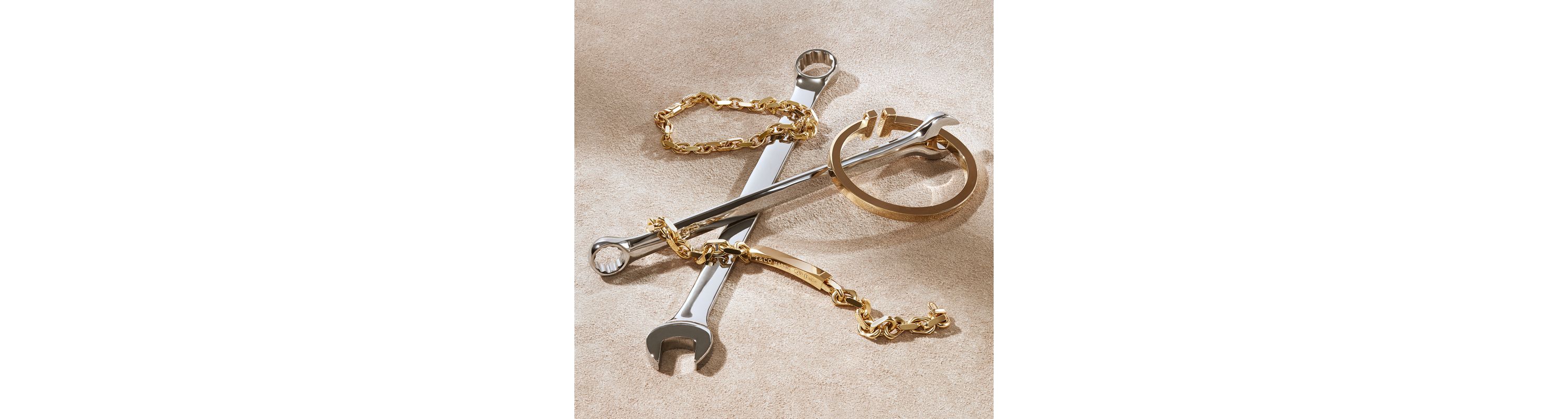 Men’s Designer Necklaces and Pendants Gold & Leather Tiffany & Co. Singapore