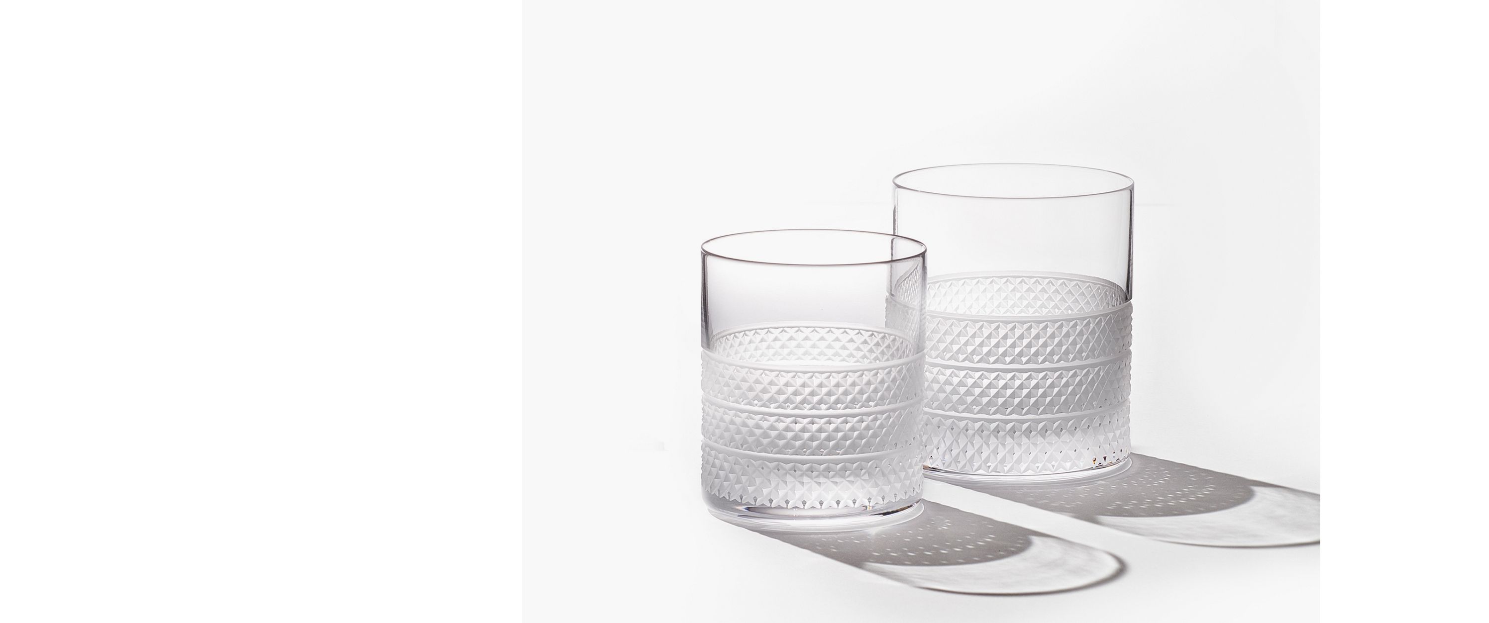 New Designed Handmade Fancy Drinking Glassware Frosty White