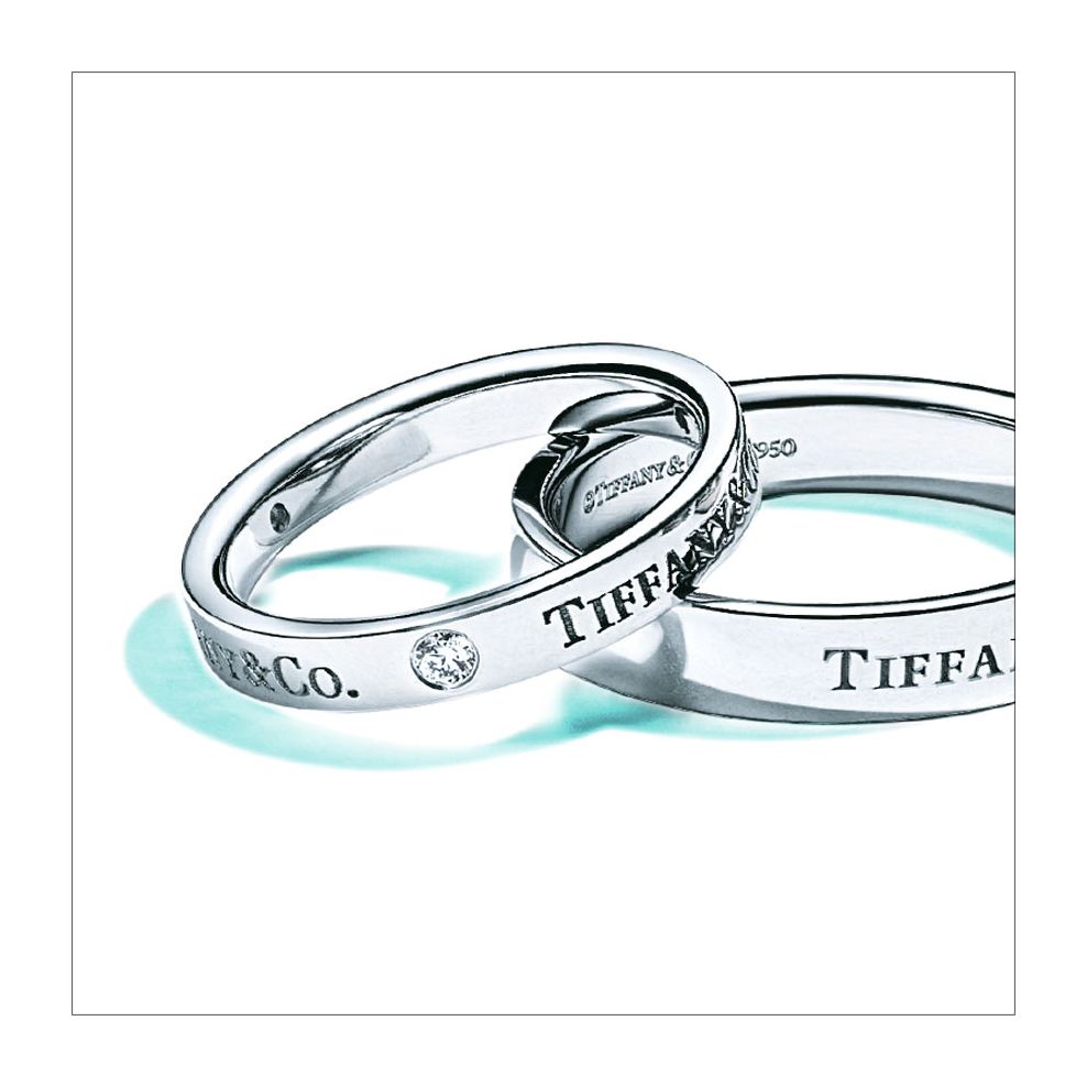 En AURONIA encontrarás los anillos de bodas de tus sueños